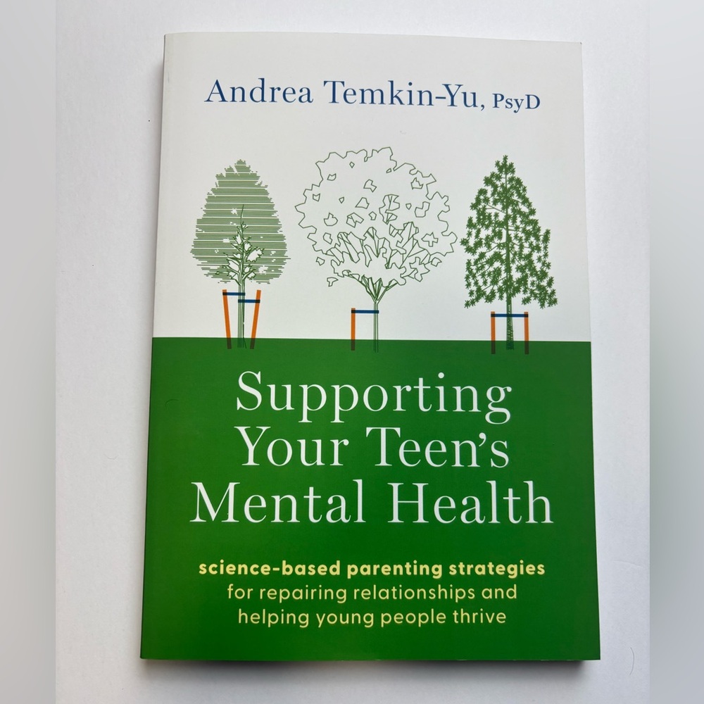 Supporting Your‎ Teen's Mental Health paperback book